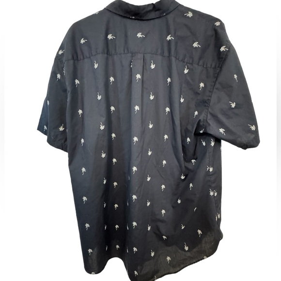 High End Van Heusen Navy Palm Tree Pattern Hawaiian Button Down Shirt Men’s XXL - Picture 2 of 3